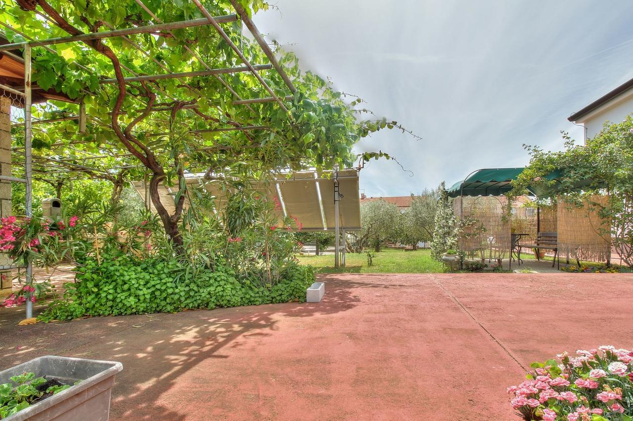 Nadia House With Apartments ซัมบราทิยา ภายนอก รูปภาพ